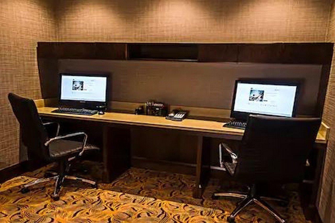Hampton Inn By Hilton Ottawa Airport Zewnętrze zdjęcie