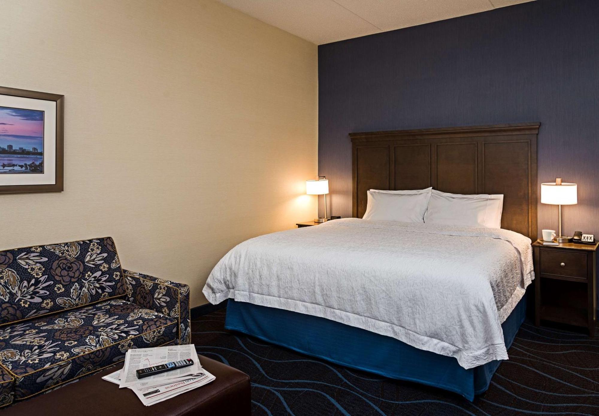 Hampton Inn By Hilton Ottawa Airport Zewnętrze zdjęcie