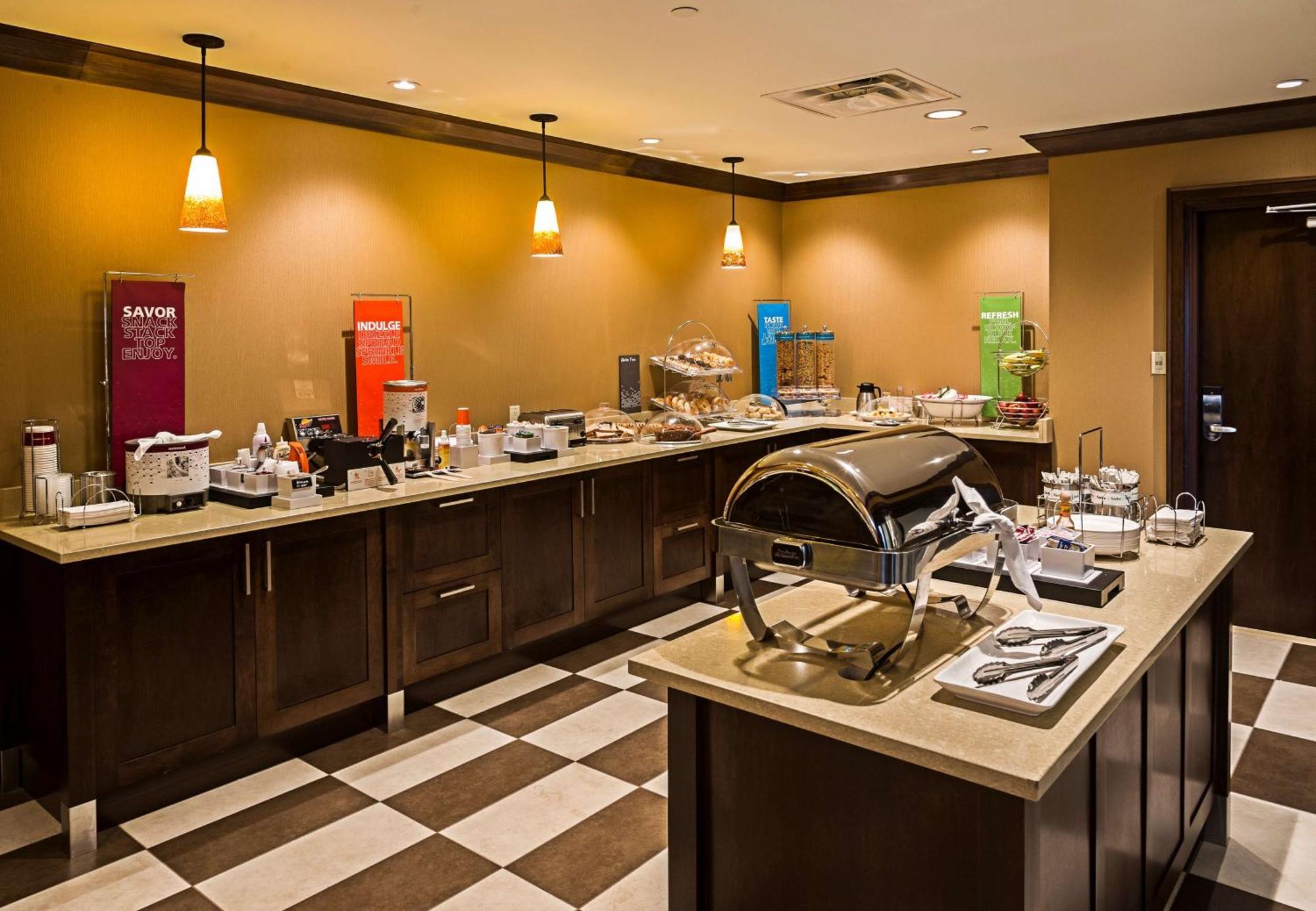 Hampton Inn By Hilton Ottawa Airport Zewnętrze zdjęcie