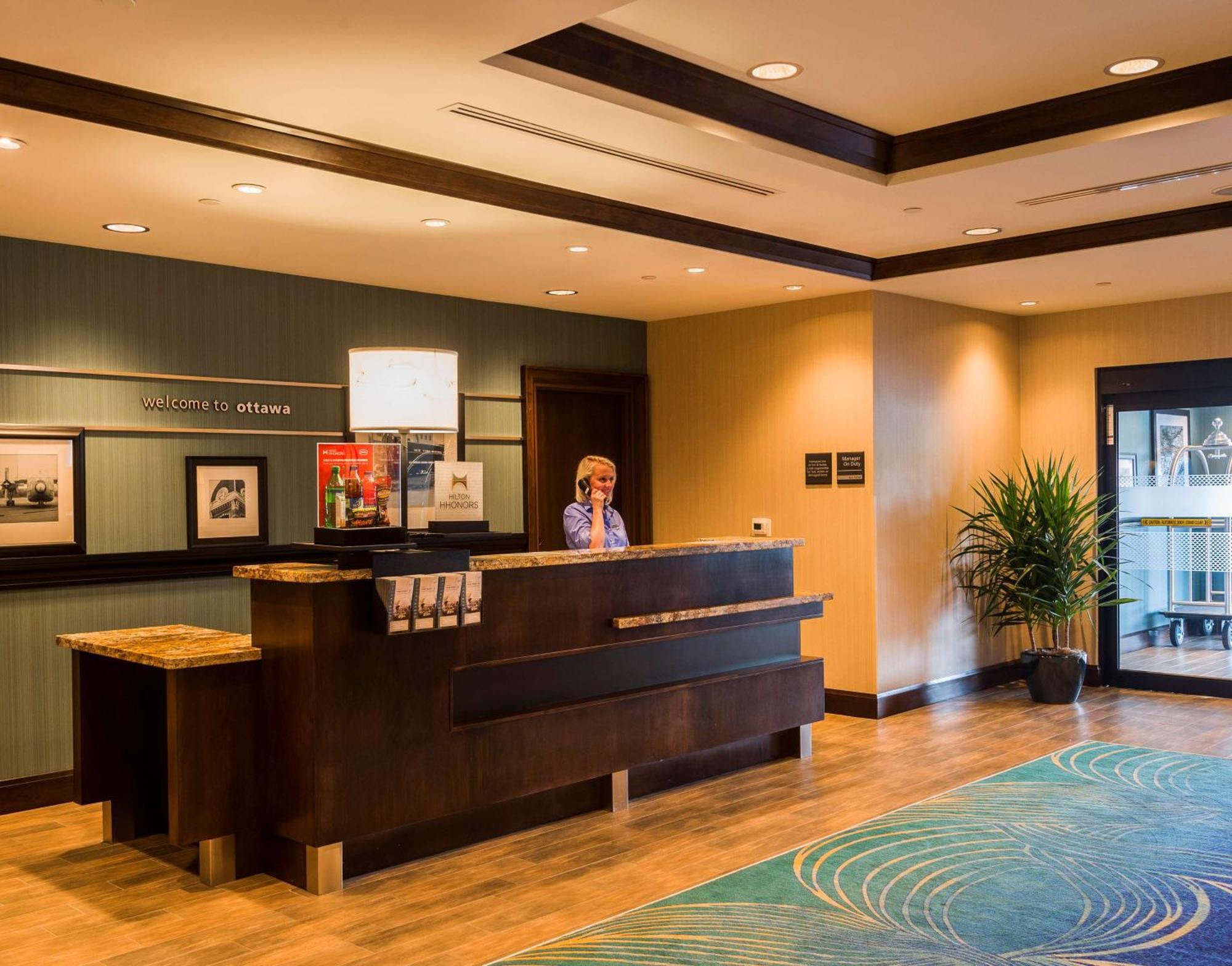 Hampton Inn By Hilton Ottawa Airport Zewnętrze zdjęcie