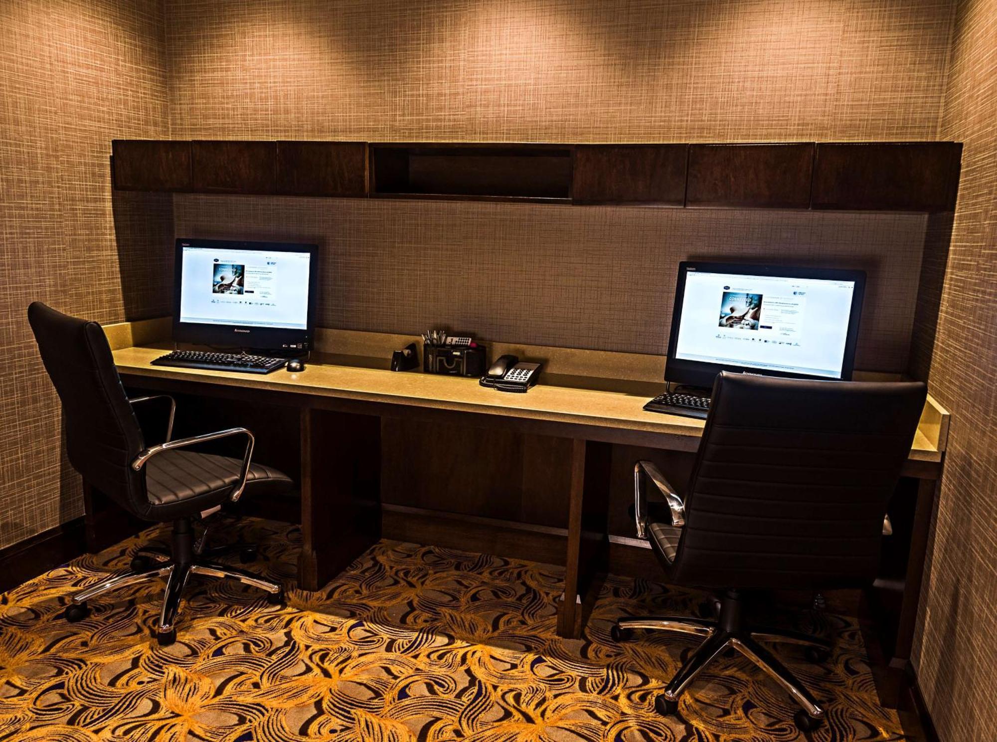Hampton Inn By Hilton Ottawa Airport Zewnętrze zdjęcie